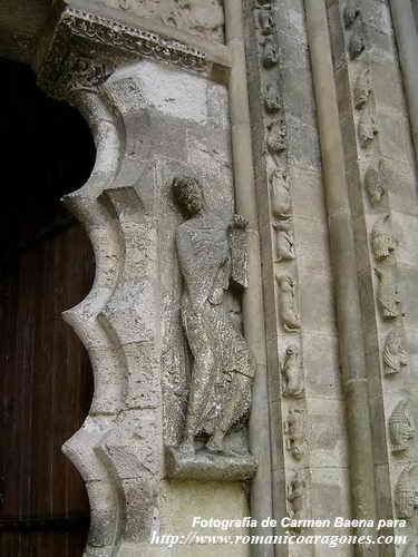 BORDE DENTADO DE LA PUERTA